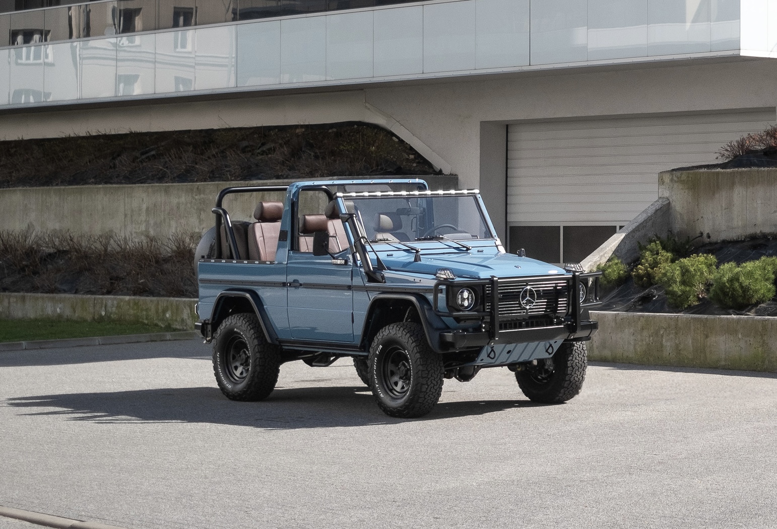 Mercedes-Benz 250GD Wolf